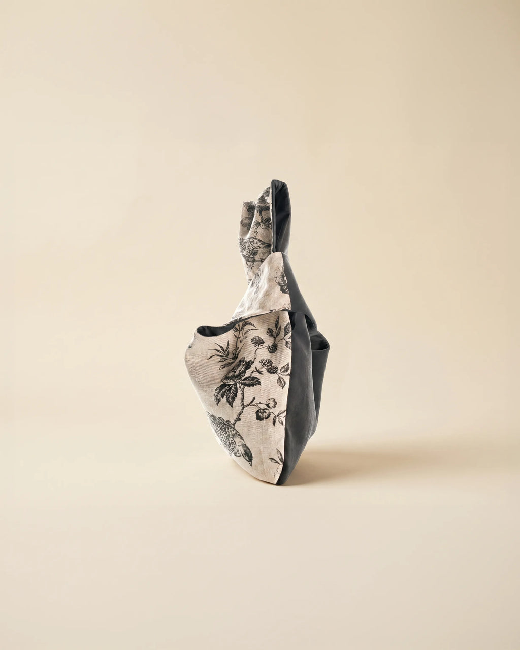 Rustic linen Japanese knot bag in Beige Birds – product photo