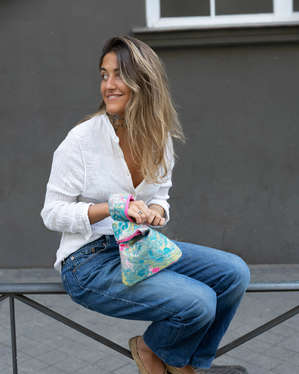 Bolso nudo japonés brocado en azules y rosas con modelo