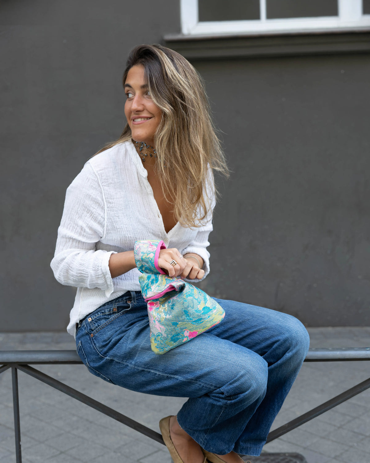 Bolso nudo japonés brocado en azules y rosas con modelo