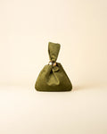 Bolso nudo japonés joya en verde musgo – foto de producto
