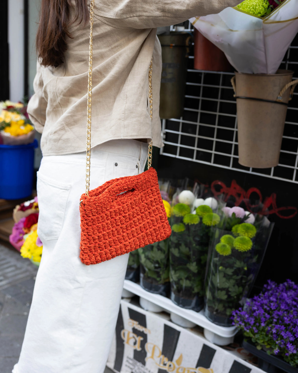 Bolso Mónaco en teja con modelo