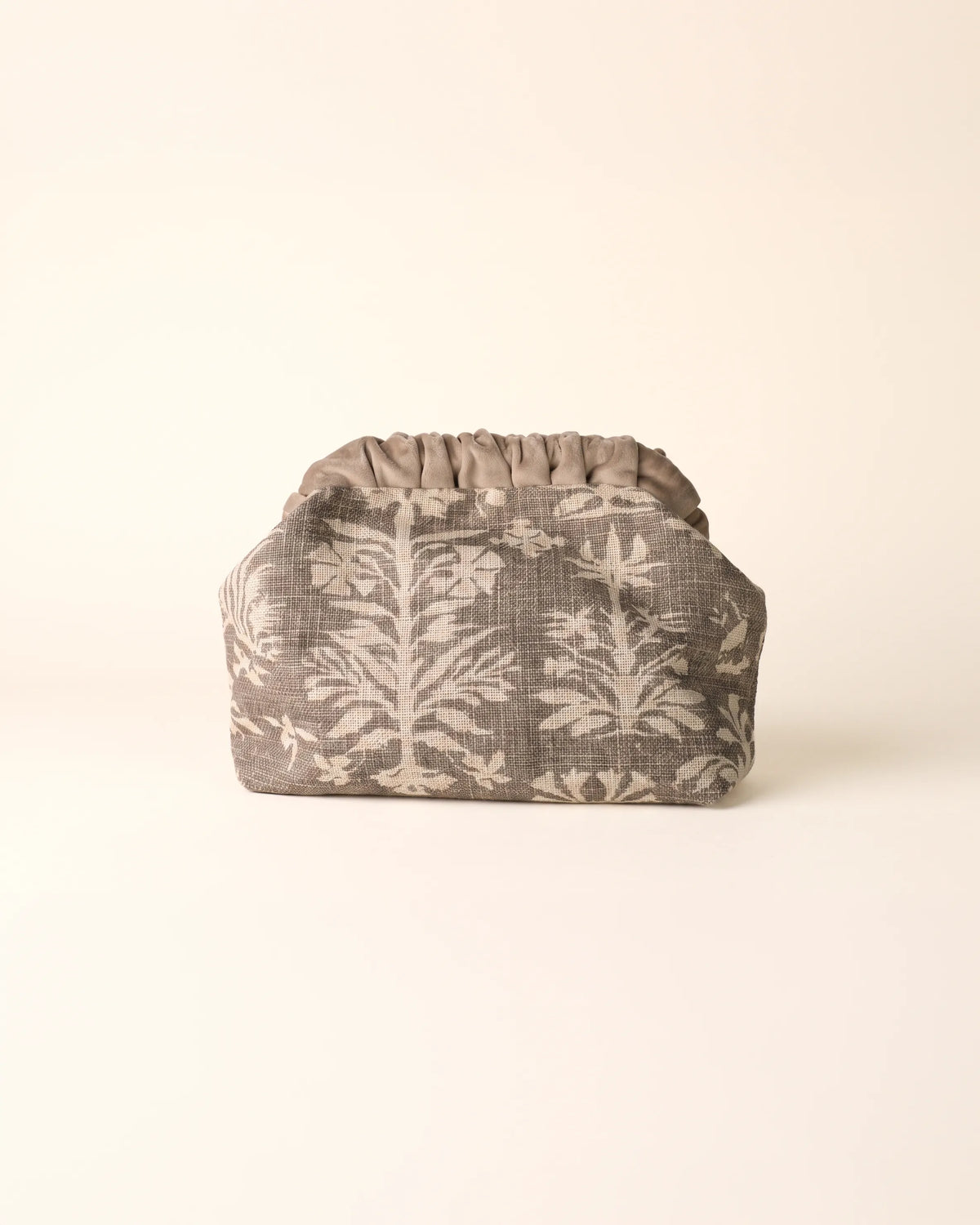 Bolso Oviedo frizzy lino en marrón estampado – foto de producto