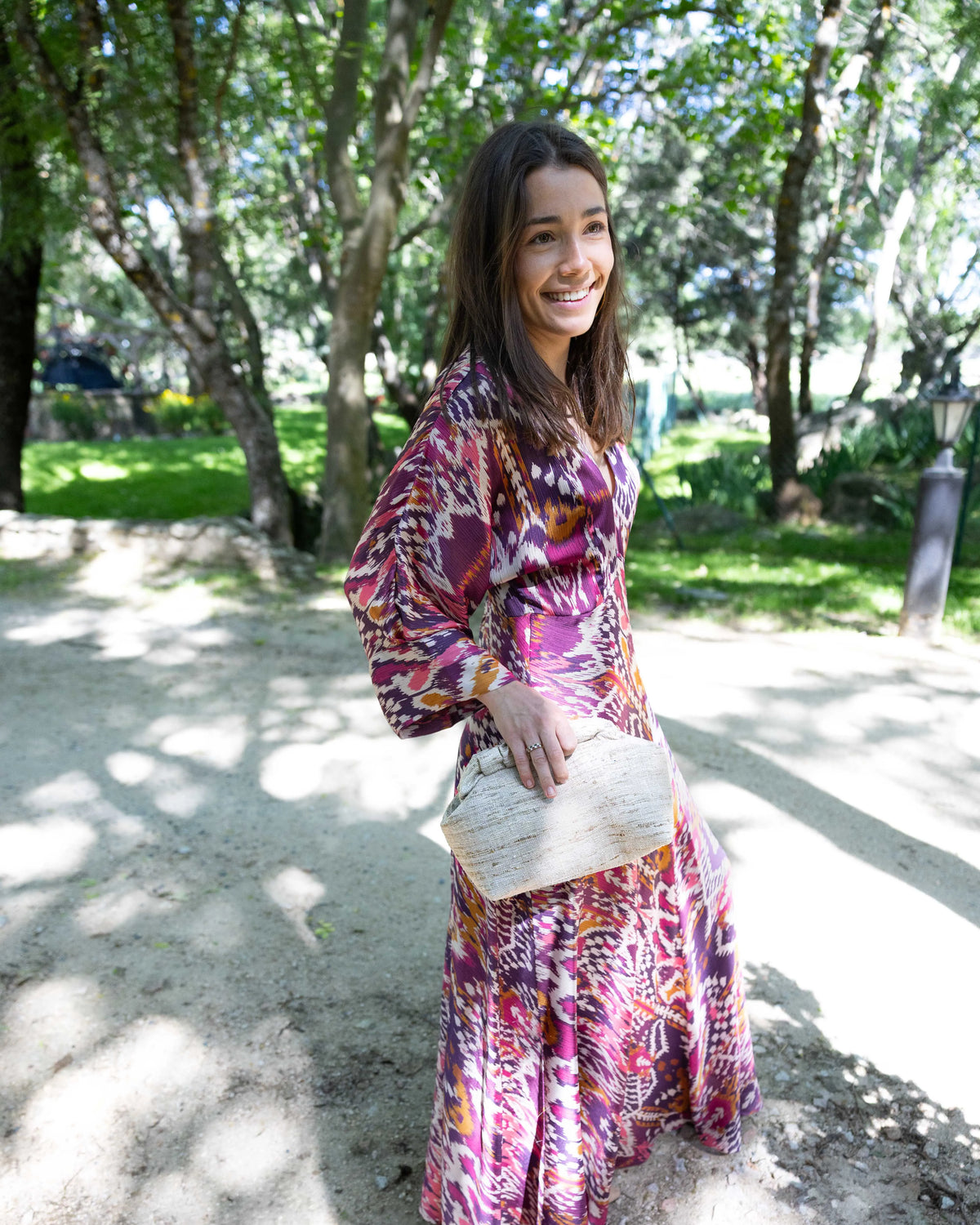 Bolso Oviedo frizzy seda salvaje en beige con modelo