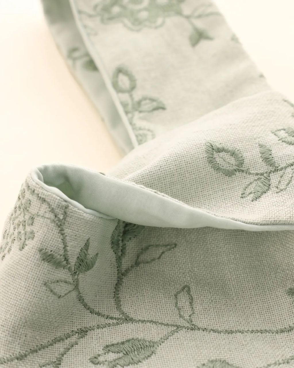 Bolso nudo japonés lino bordado en tonos verdes – foto de producto